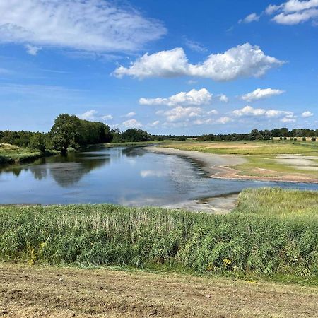 Oosterschelde Lodge Met Veel Privacy En Dicht Bij Het Water Scherpenisse Exterior photo
